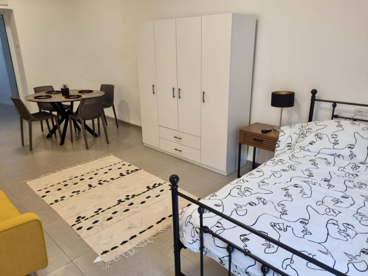 Luxury 2-Room Suite In The Center Of Downtown Haifa Exterior foto